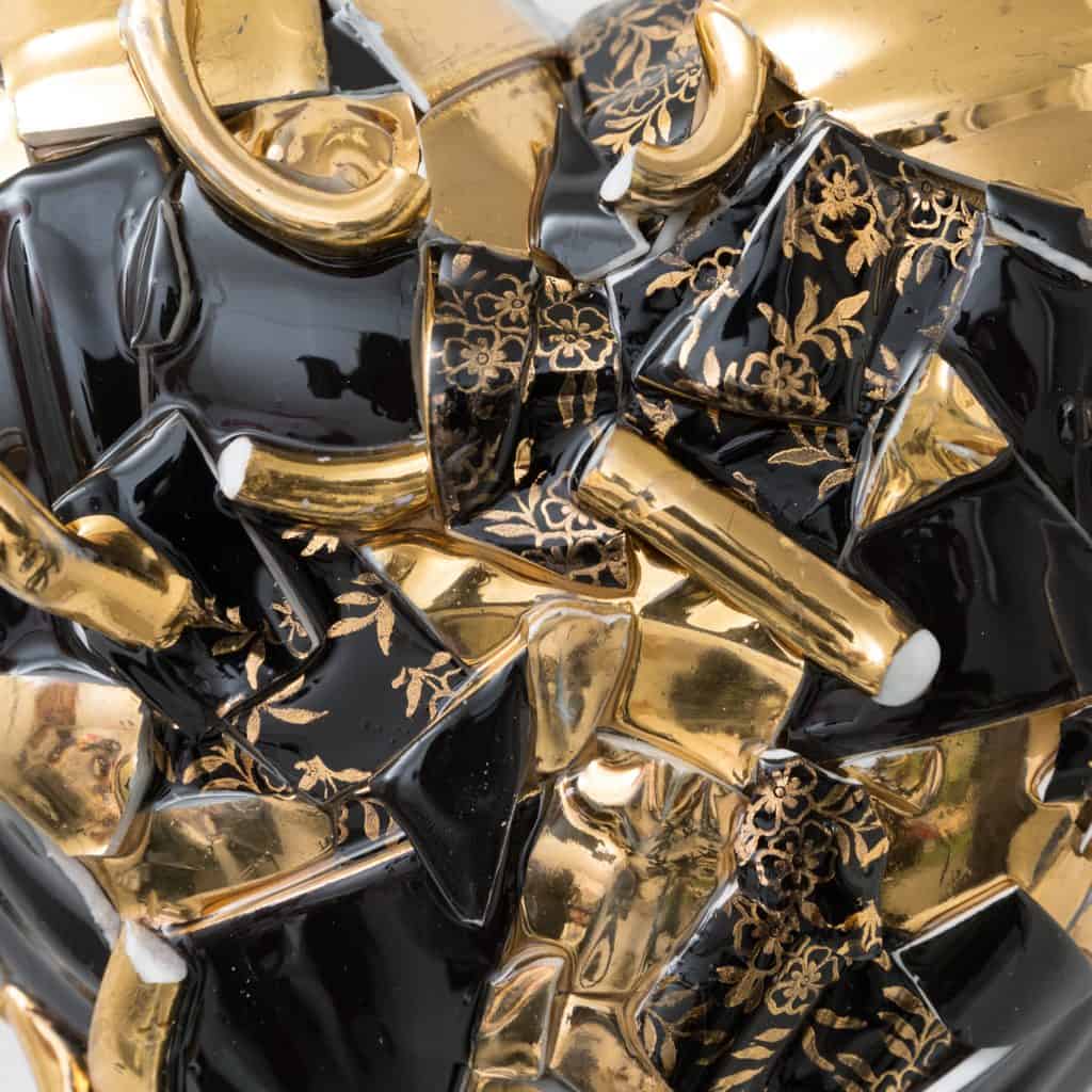 Sandra Shashou, Black and Gold Heart, 2020